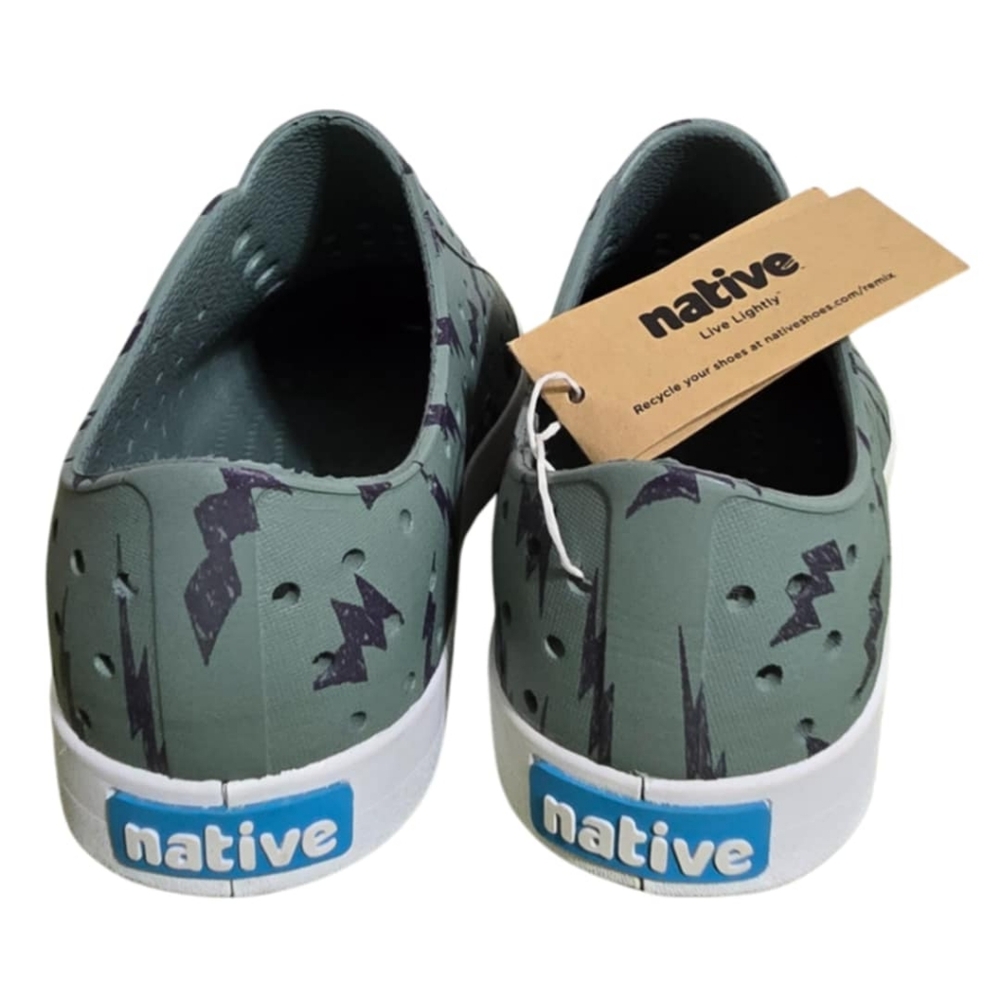 Native MISMATCH SIZE 1 AND 2 Jefferson Print Slip On Shoe Lightning Green NWT
